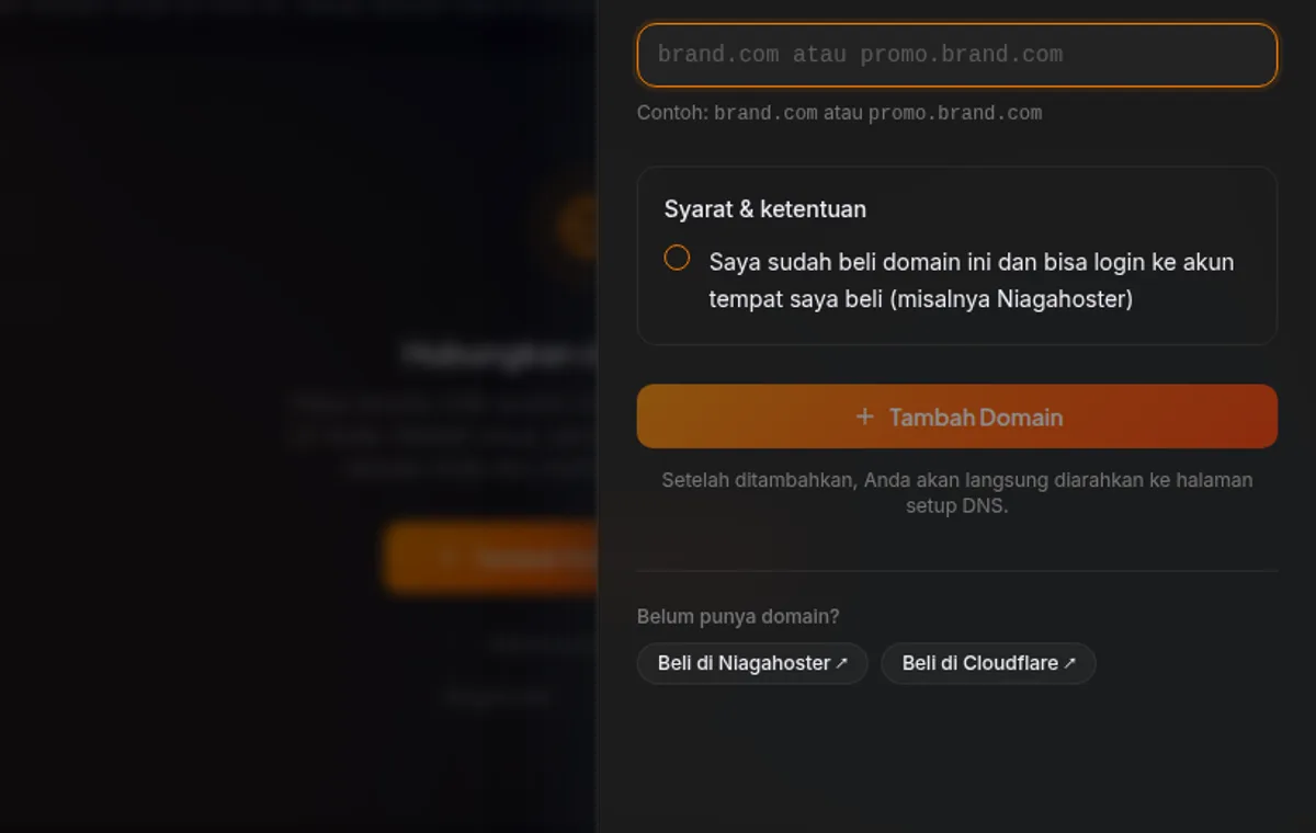 sheet "Tambah domain" terbuka dengan kolom input domain dan tombol submit